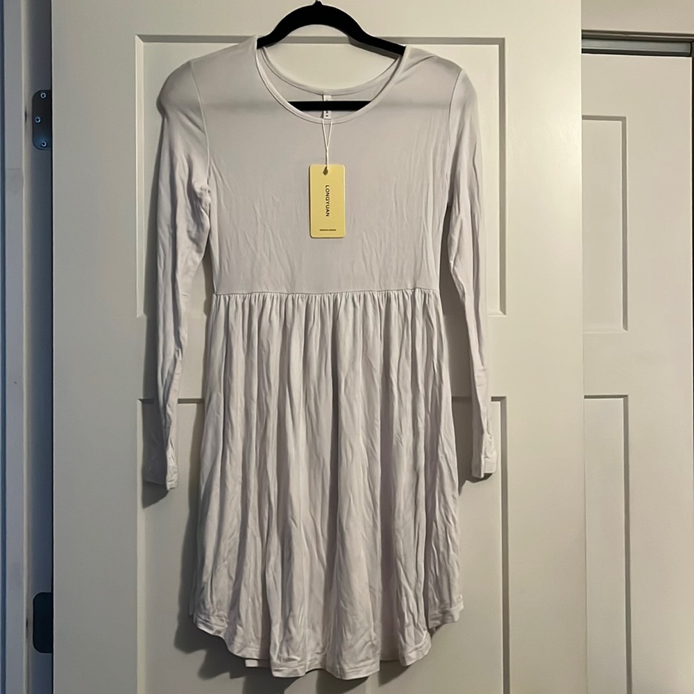 White long sleeve dress